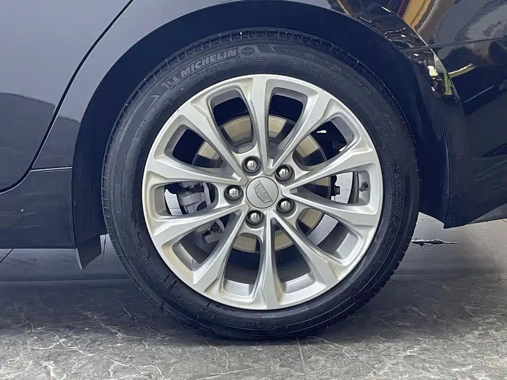 Cadillac CT5 — фото 10