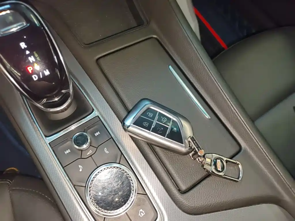 Cadillac CT5 — фото 9
