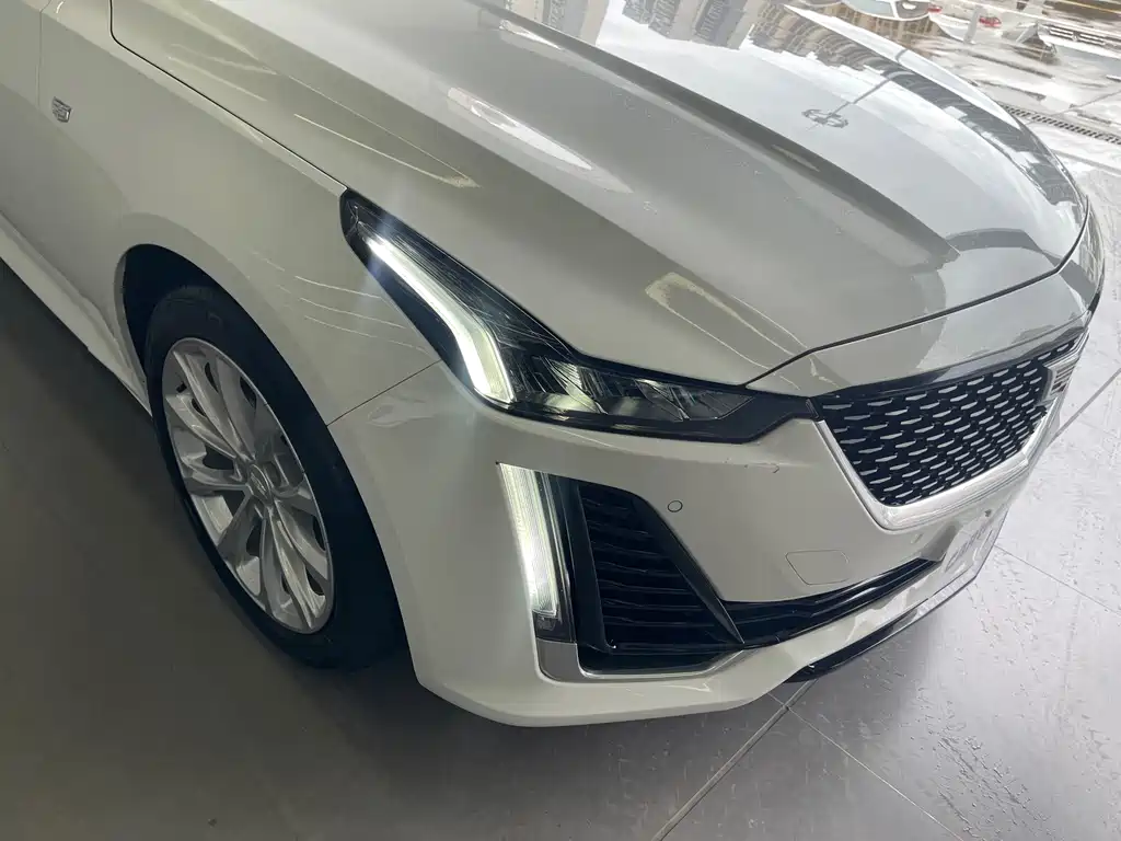 Cadillac CT5 — фото 13