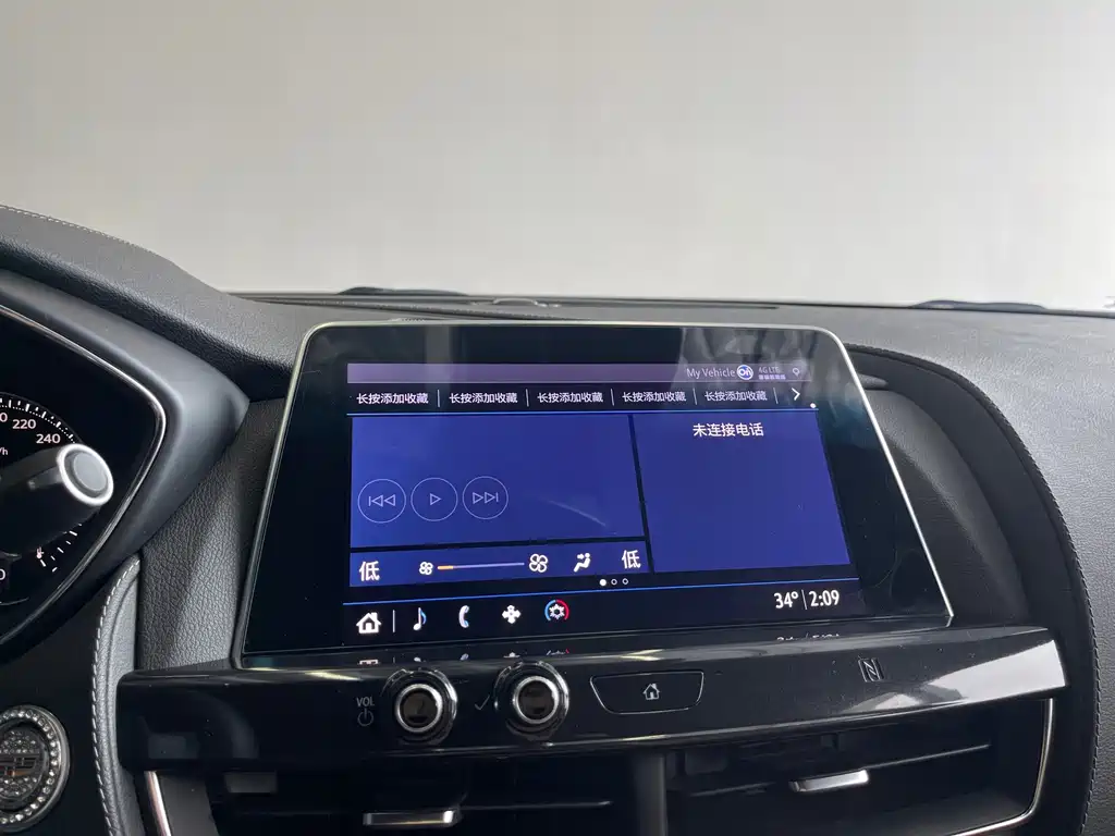 Cadillac CT5 — фото 17