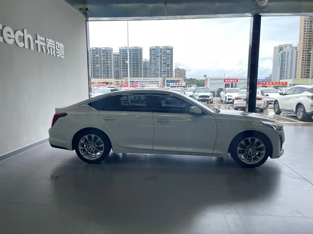 Cadillac CT5 — фото 7
