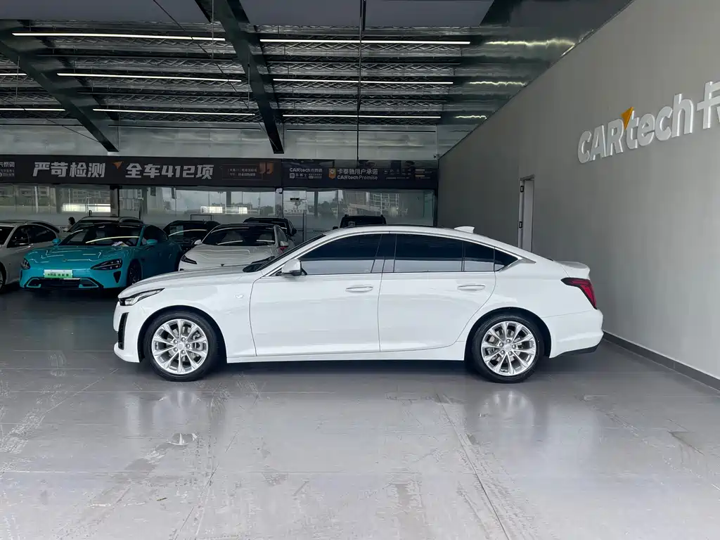 Cadillac CT5 — фото 8