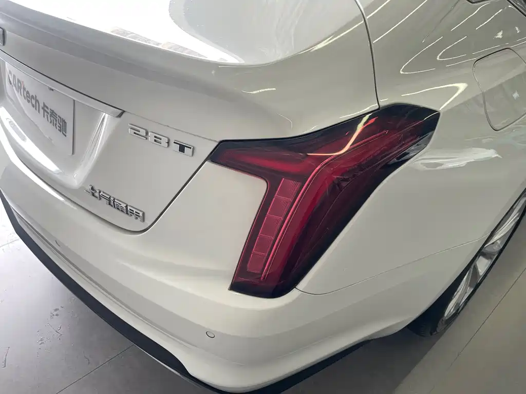 Cadillac CT5 — фото 10