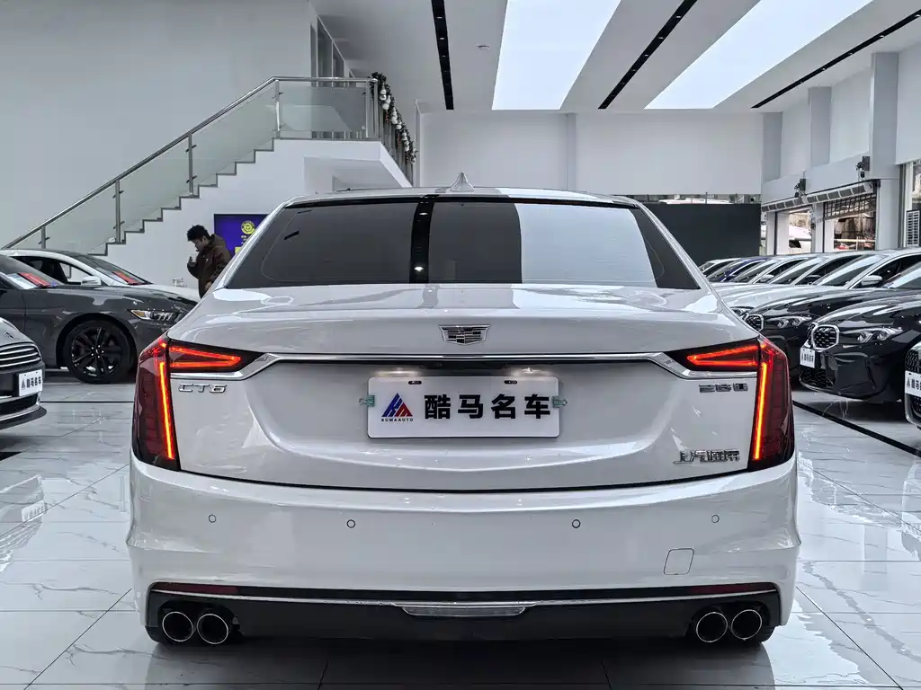 Cadillac CT6 — фото 14