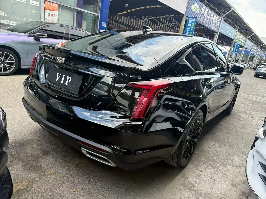 Cadillac CT5 — фото 9