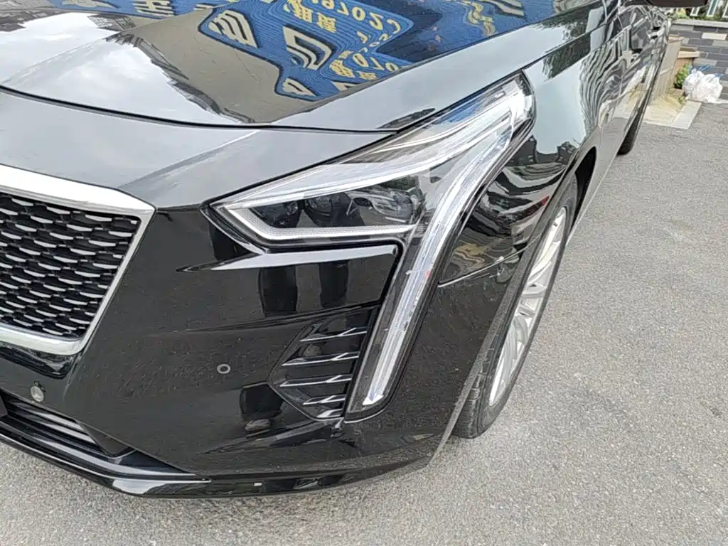 Cadillac CT6 — фото 24
