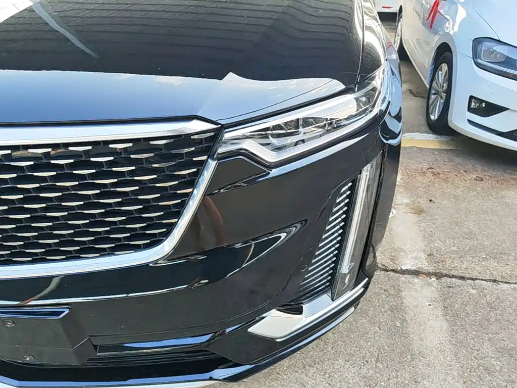 Cadillac XT6 — фото 24