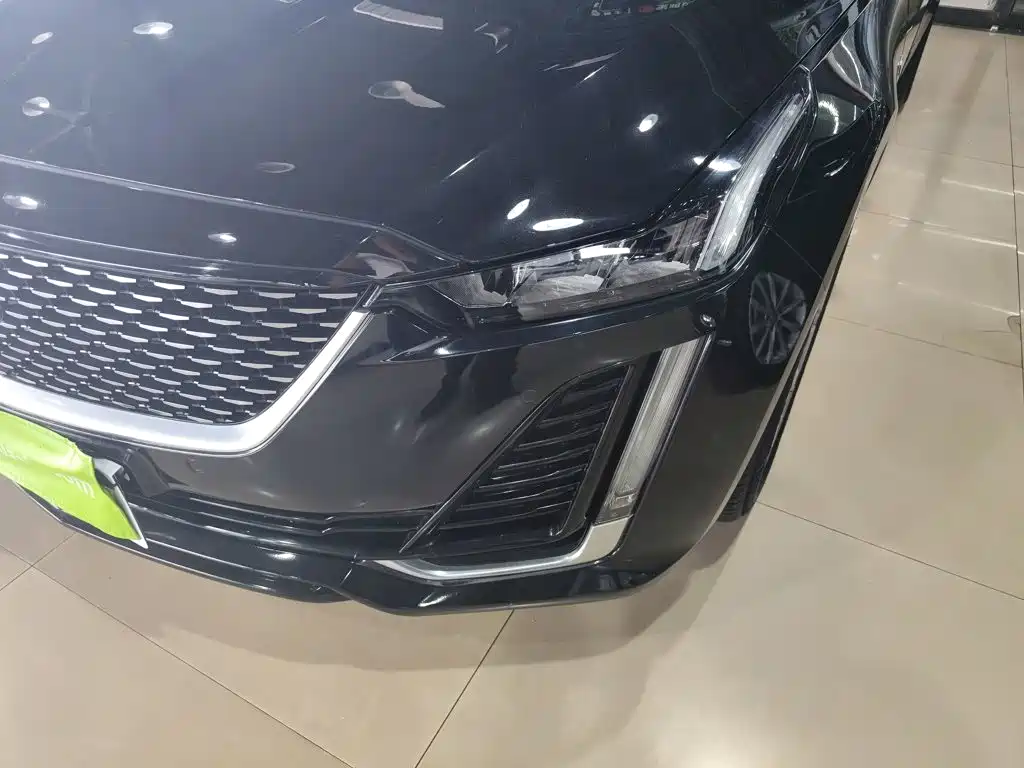 Cadillac CT5 — фото 18