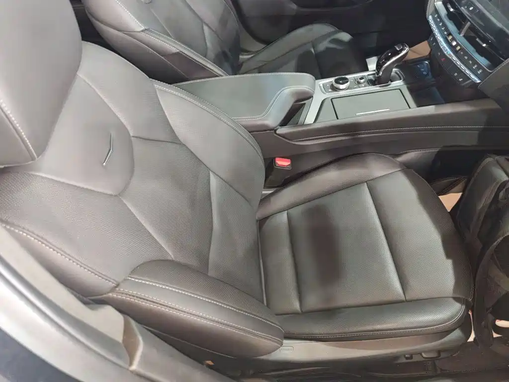 Cadillac CT5 — фото 20