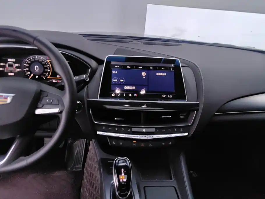 Cadillac CT5 — фото 13