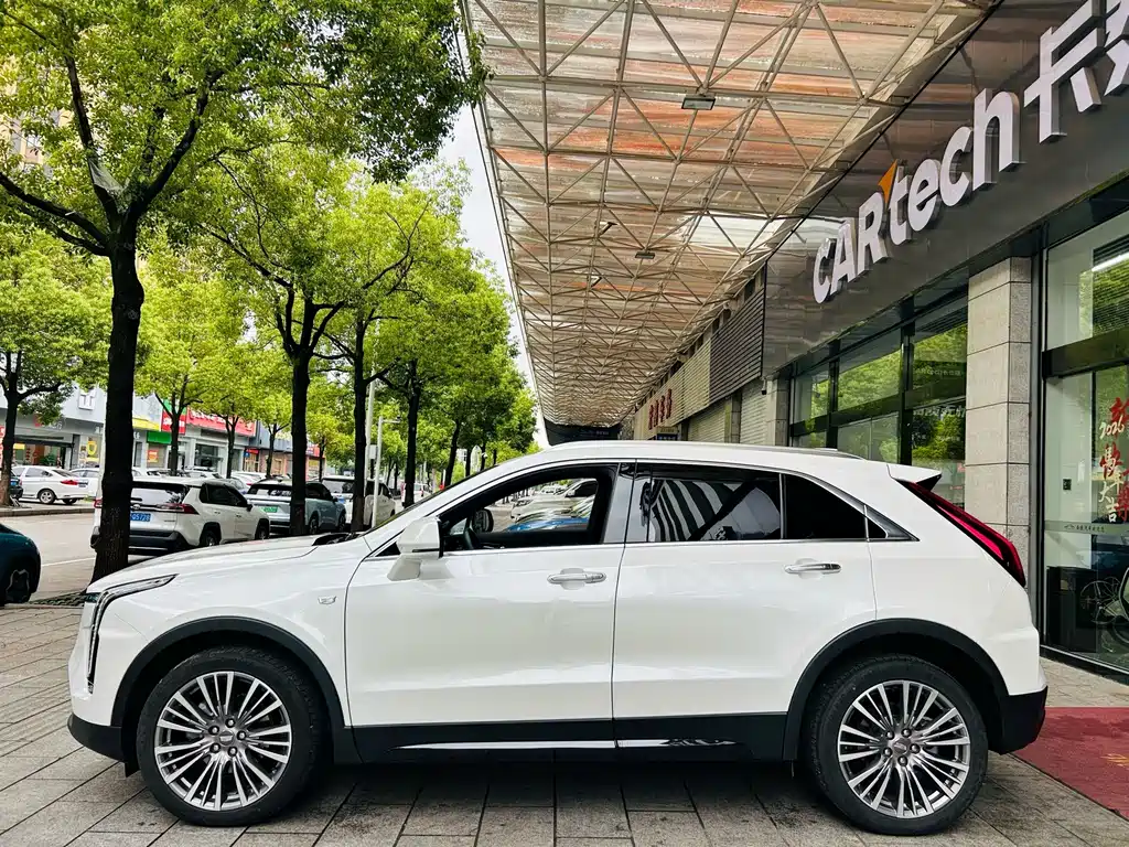 Cadillac XT4 — фото 13