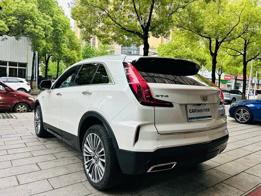 Cadillac XT4 — фото 16