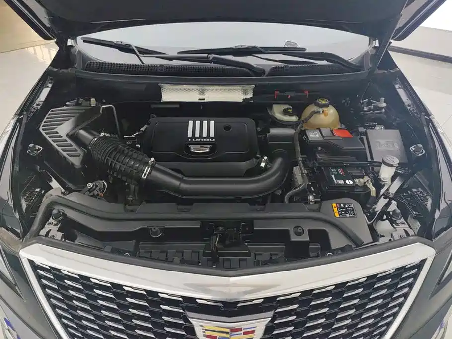 Cadillac XT5 — фото 10