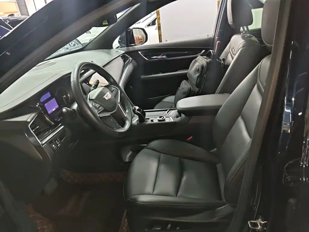 Cadillac XT5 — фото 15