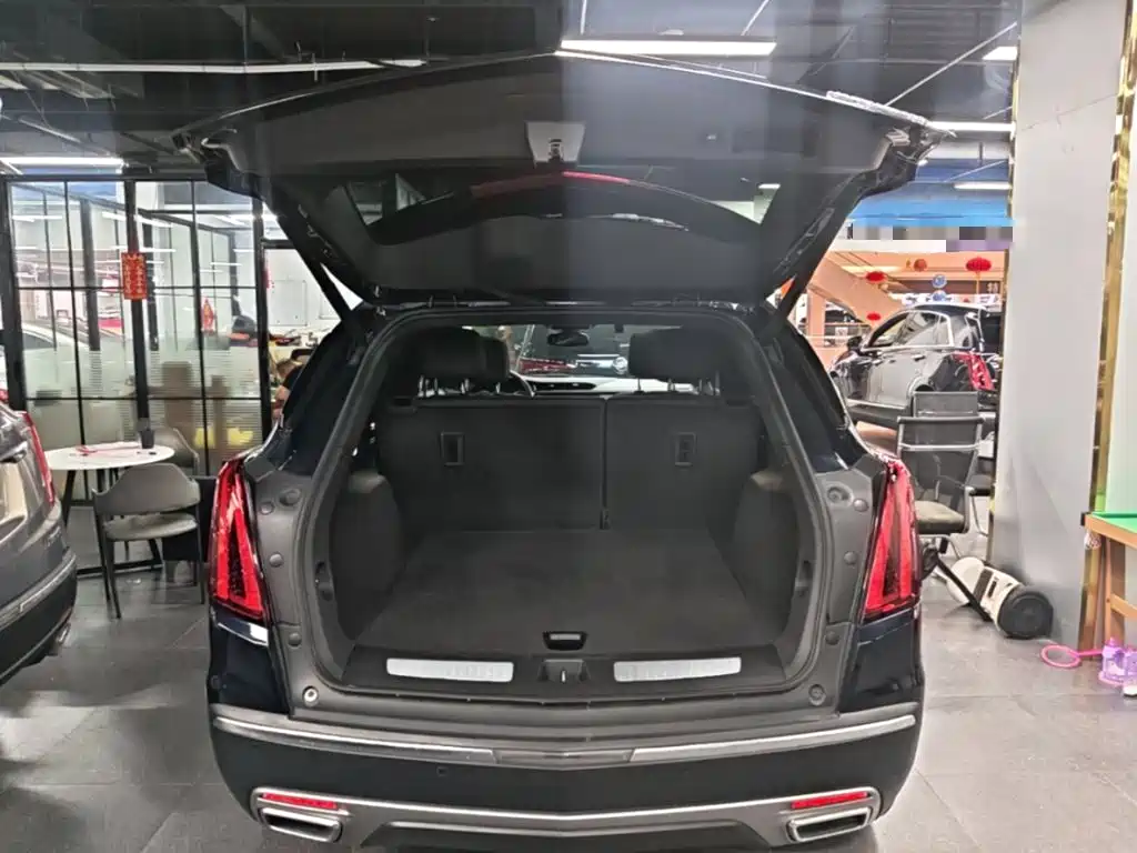 Cadillac XT5 — фото 19