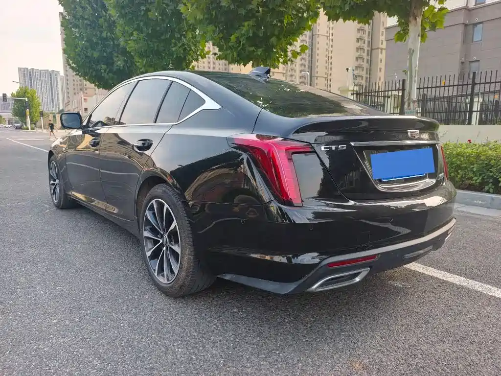 Cadillac CT5 — фото 10