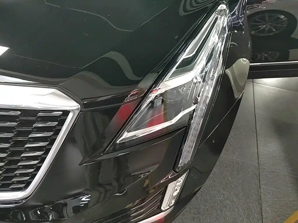Cadillac XT5 — фото 24