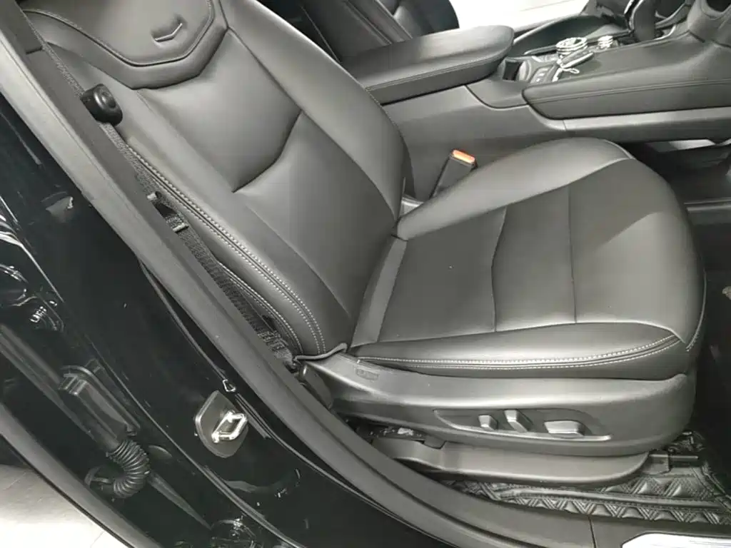 Cadillac XT5 — фото 25