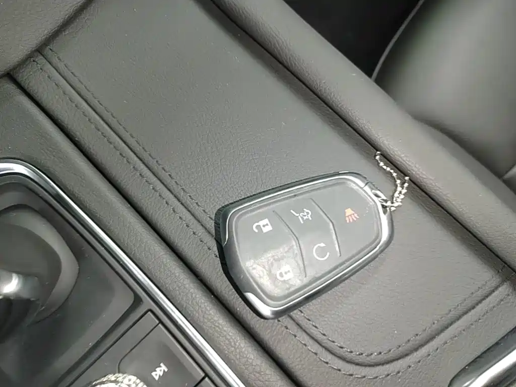 Cadillac XT5 — фото 9
