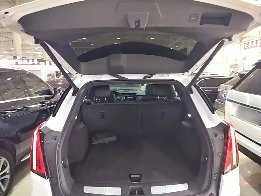 Cadillac XT5 — фото 19