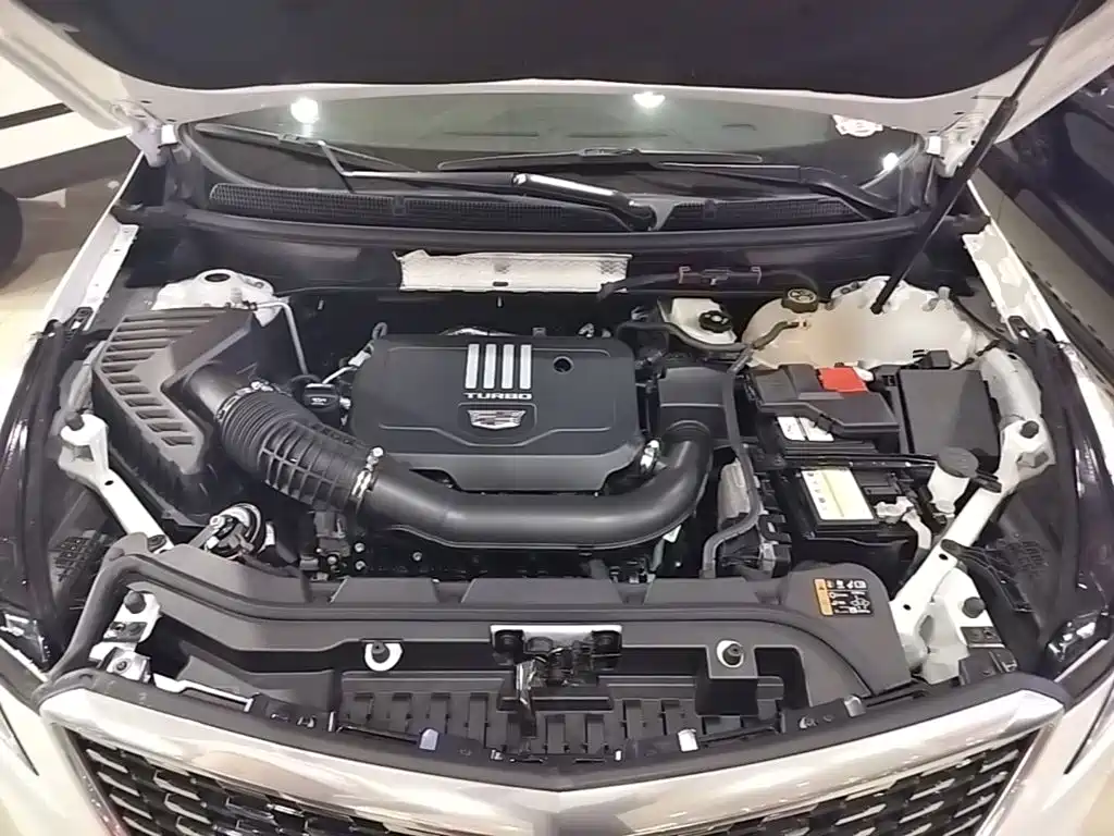 Cadillac XT5 — фото 20