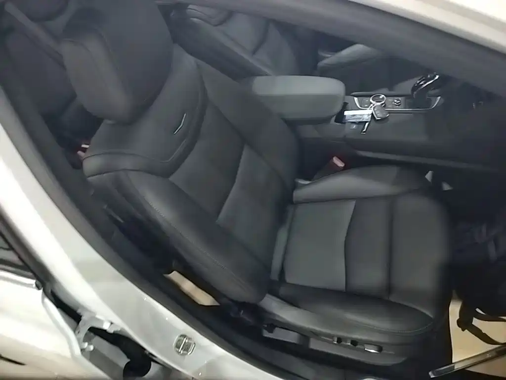 Cadillac XT5 — фото 25
