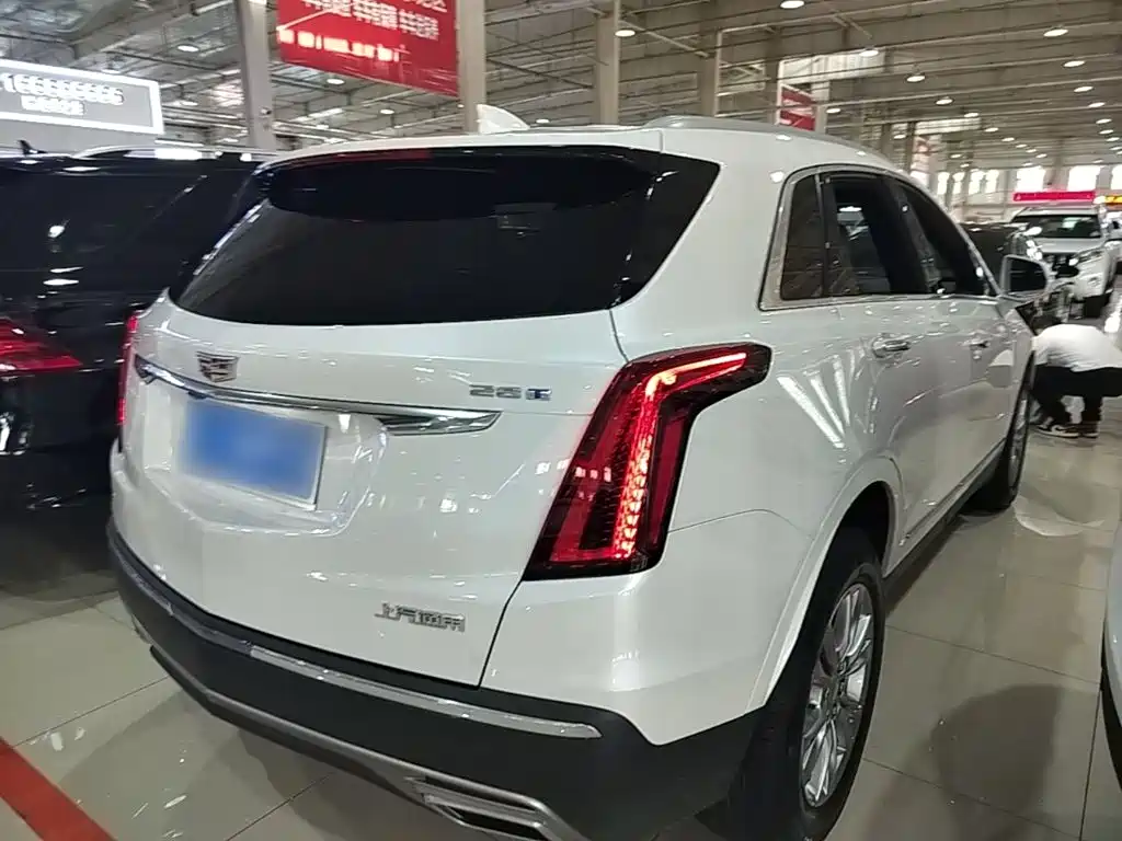 Cadillac XT5 — фото 7