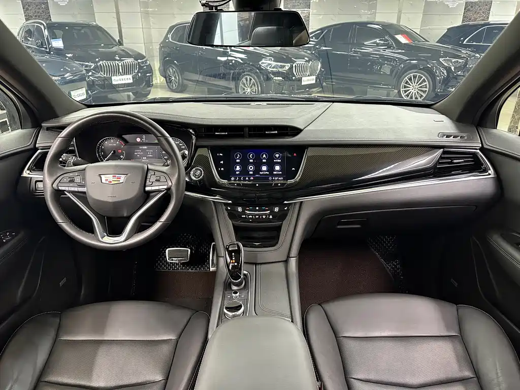Cadillac XT6 — фото 14