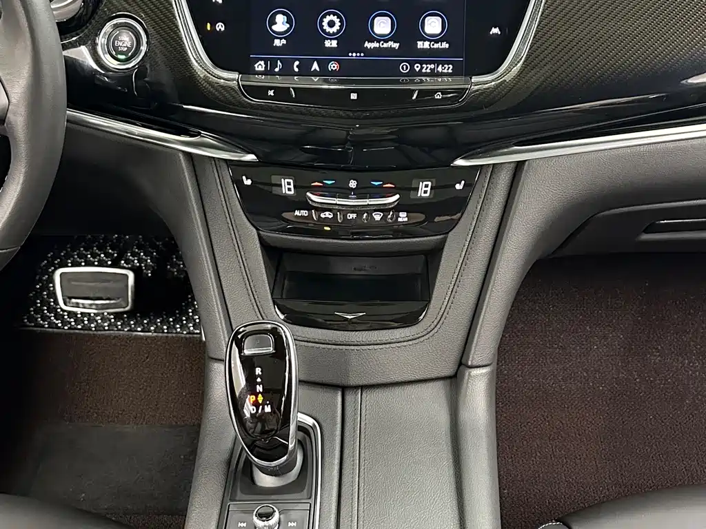 Cadillac XT6 — фото 15