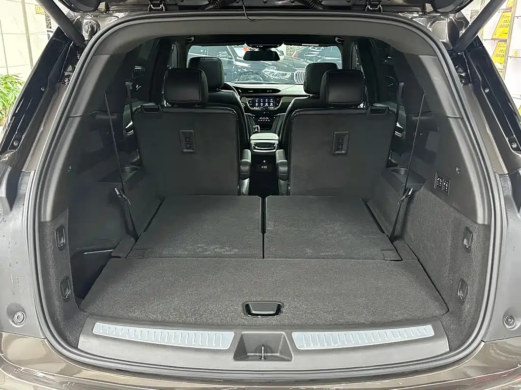 Cadillac XT6 — фото 25