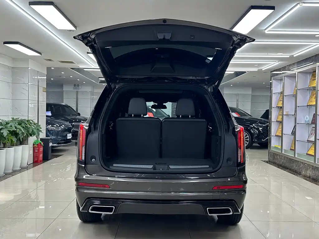 Cadillac XT6 — фото 27