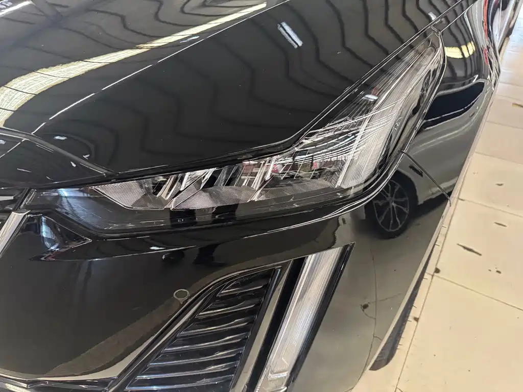 Cadillac CT5 — фото 11