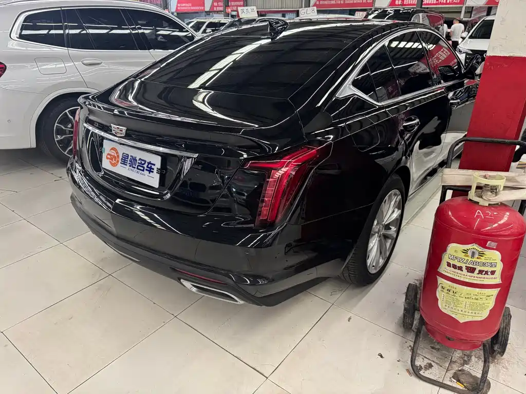 Cadillac CT5 — фото 13