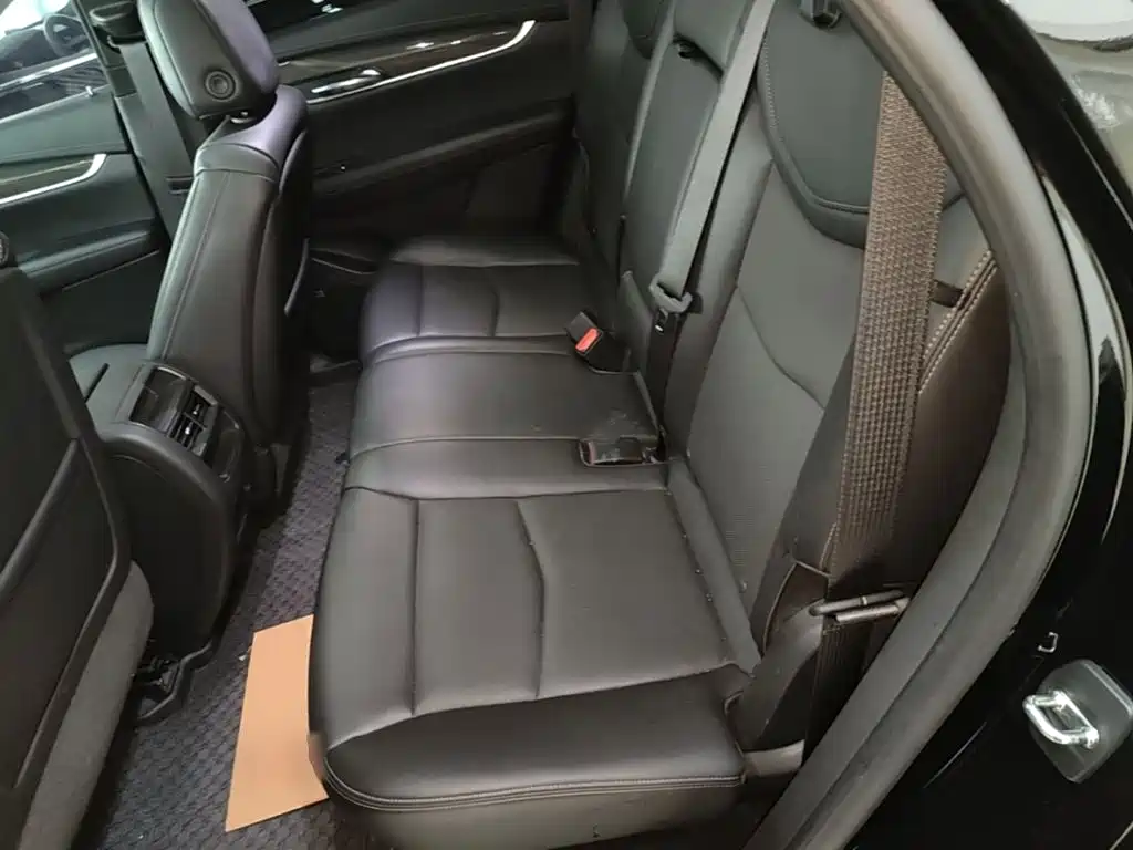 Cadillac XT5 — фото 17