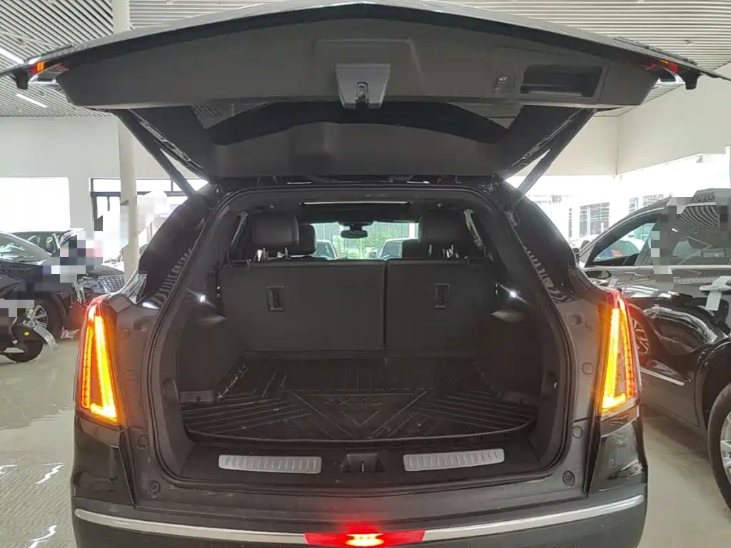 Cadillac XT5 — фото 19