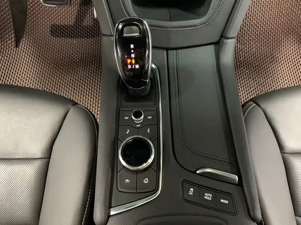 Cadillac XT5 — фото 15