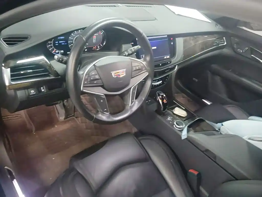 Cadillac CT6 — фото 10