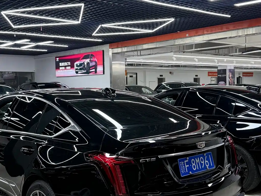 Cadillac CT5 — фото 5