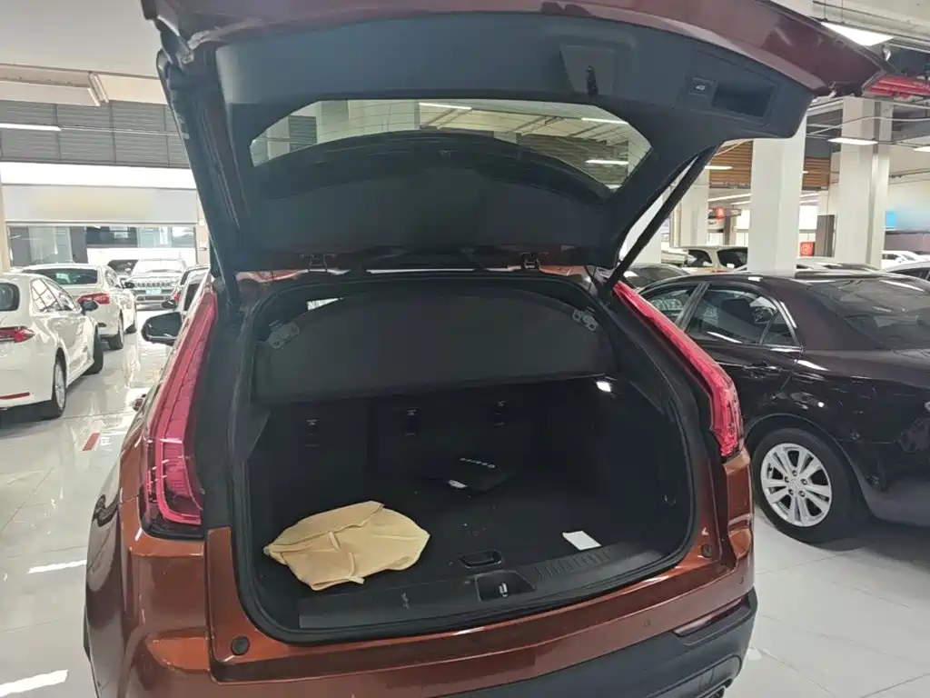 Cadillac XT4 — фото 19