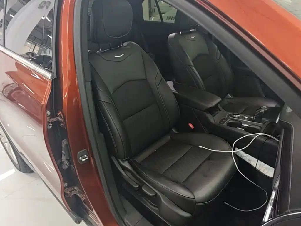 Cadillac XT4 — фото 25