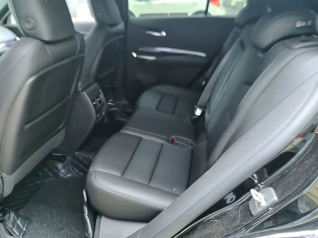 Cadillac XT4 — фото 17