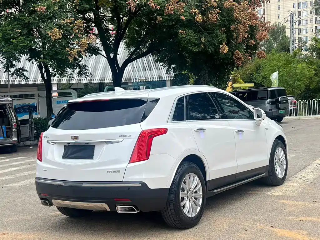 Cadillac XT5 — фото 9