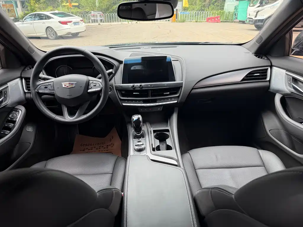 Cadillac CT5 — фото 5