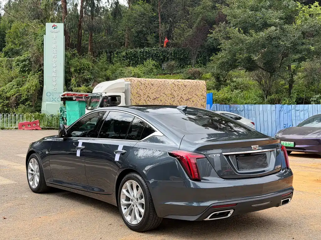 Cadillac CT5 — фото 7