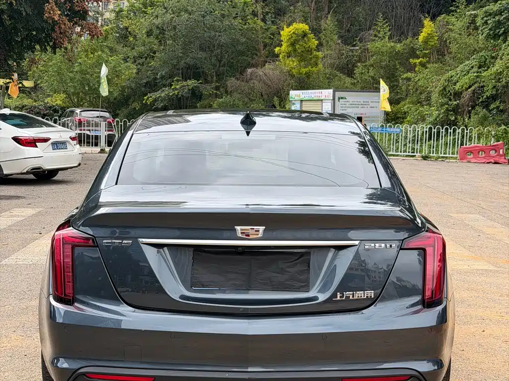 Cadillac CT5 — фото 8