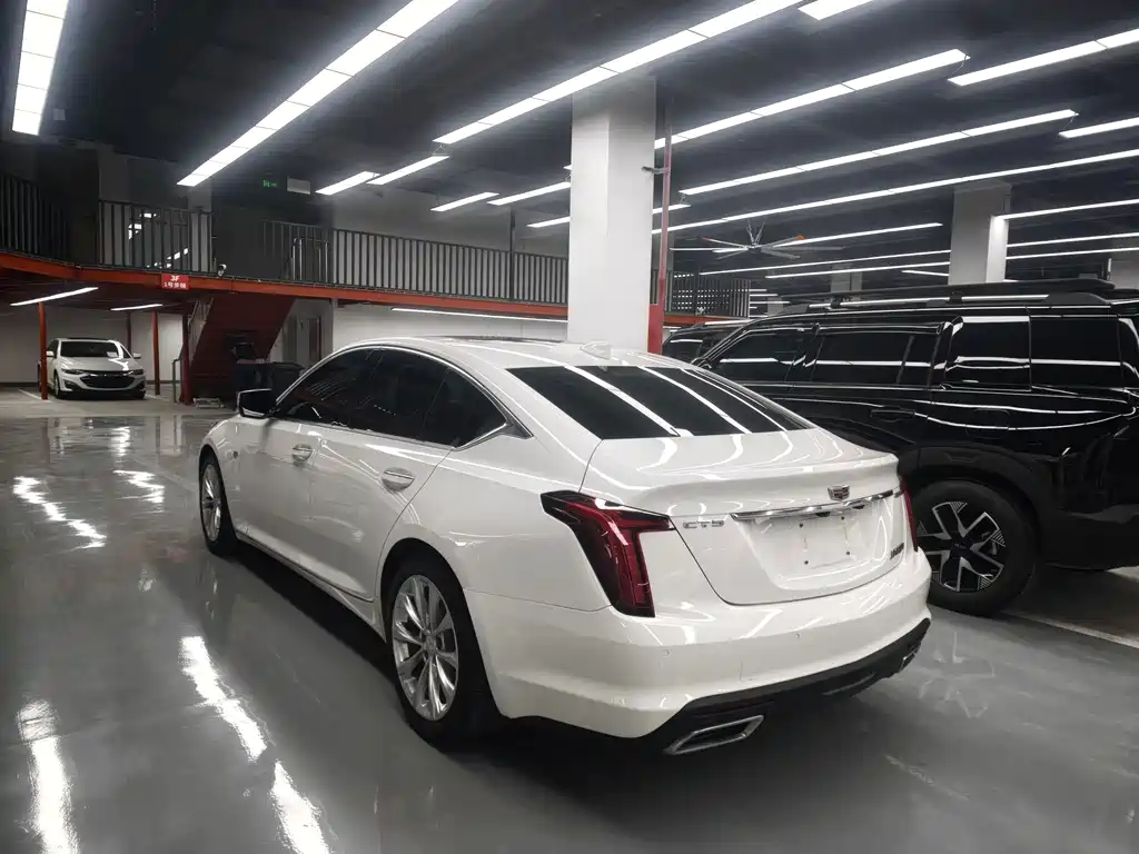 Cadillac CT5 — фото 17