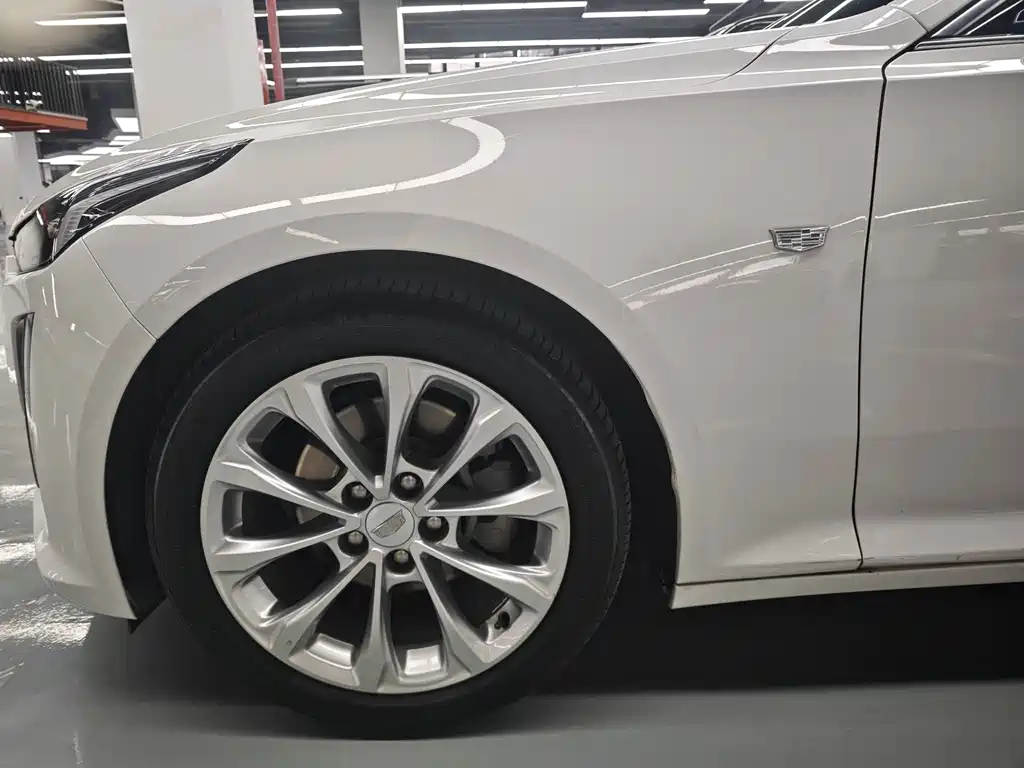 Cadillac CT5 — фото 4