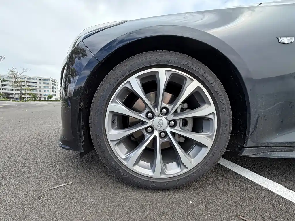 Cadillac CT5 — фото 11