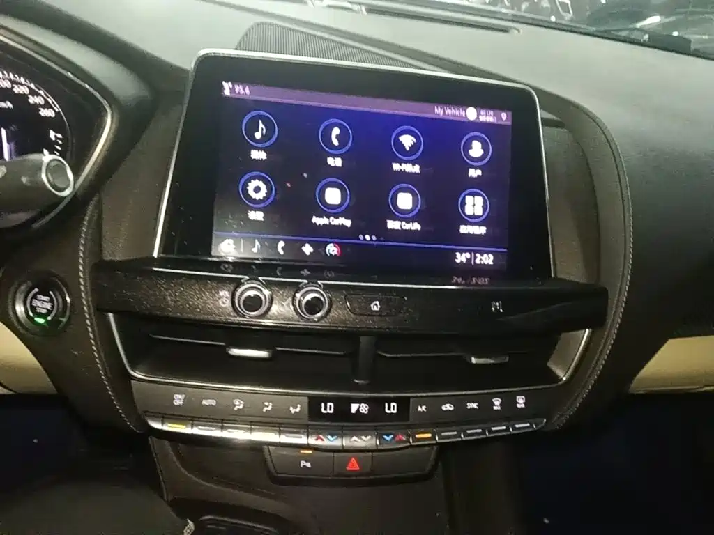 Cadillac CT5 — фото 13