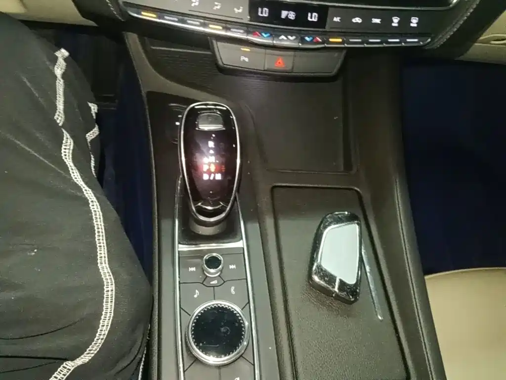 Cadillac CT5 — фото 14